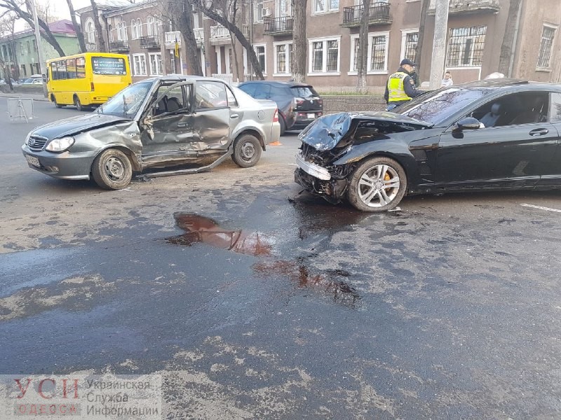 В центре Одессы из-за ДТП образовалась пробка (фото) «фото»