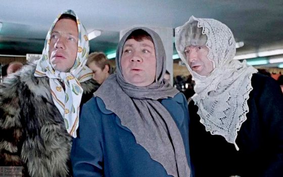 В Одесской области пенсионерка застала в квартире вора, переодетого в ее вещи «фото»