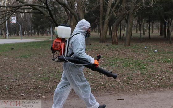 В Одессе с утра стали проводить дезинфекцию детских площадок (фото) «фото»