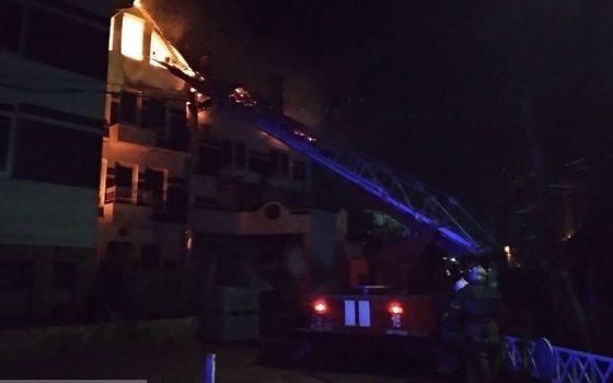 В Затоке горит база отдыха (фото, видео) ОБНОВЛЕНО «фото»