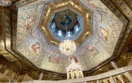 В церкви Московского патриархата запускают не больше 10 прихожан (трансляция) «фото»