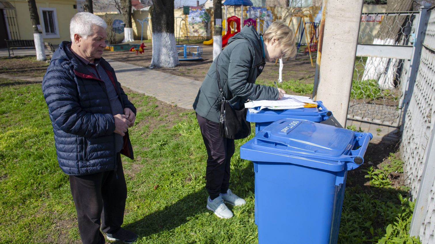 Борьба с хламом и мусором: у частников на Чубаевке появились индивидуальные мусорные контейнеры (фото) «фото»
