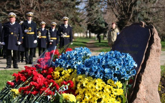 В Одессе почтили память воинов-добровольцев, павших на Востоке Украины (фоторепортаж) usionline.com В Одессе почтили память воинов-добровольцев, павших на Востоке Украины (фоторепортаж) «фото»