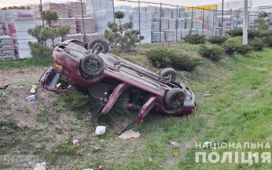 Гнал на большой скорости и перевернулся: в Овидиопольском районе трое пострадали в ДТП usionline.com Гнал на большой скорости и перевернулся: в Овидиопольском районе трое пострадали в ДТП «фото»