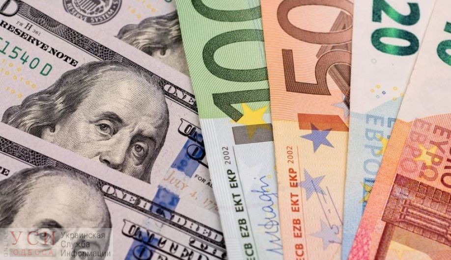 В одесских обменниках курс доллара подскочил до 28 гривен «фото»
