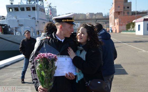 В Одессе курсанты Мореходного колледжа приняли присягу после выпуска (фото) usionline.com В Одессе курсанты Мореходного колледжа приняли присягу после выпуска (фото) «фото»