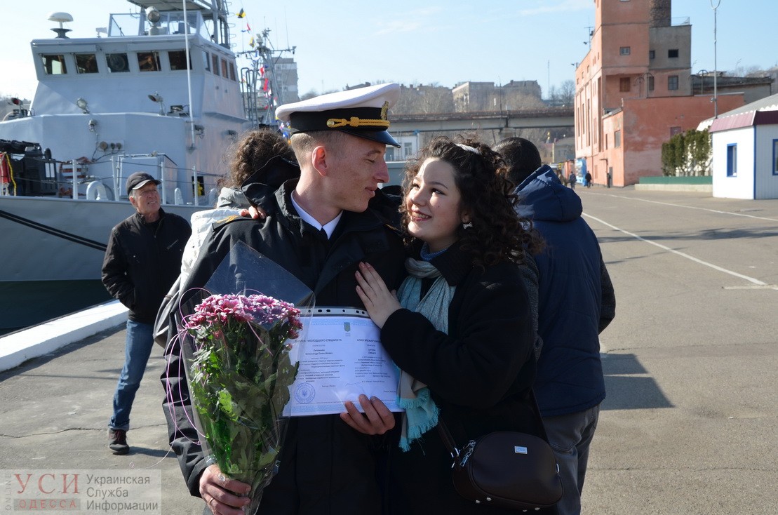 В Одессе курсанты Мореходного колледжа приняли присягу после выпуска (фото) «фото»