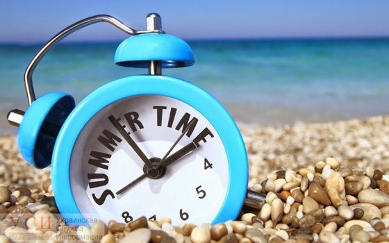 В воскресенье Украина переведет часы на летнее время «фото»
