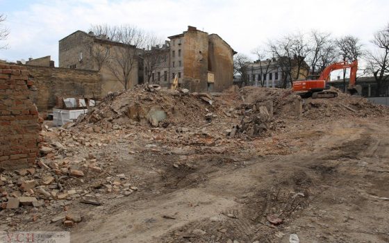 На Торговой завершают снос здания бани под торгово-офисный центр (фото) «фото»