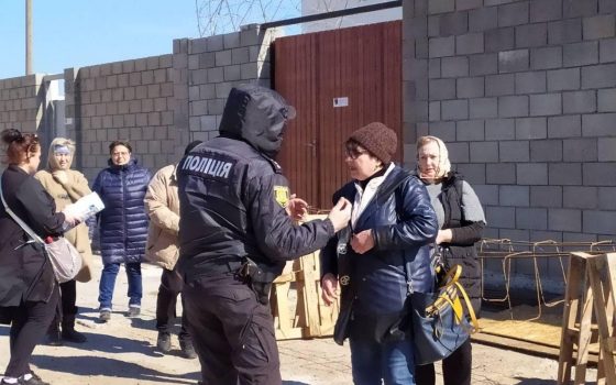 В Затоке люди протестуют против новой стройки на пляже и блокируют строительную технику (фото) ОБНОВЛЕНО «фото»