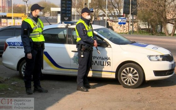 Обещали карантинные посты, а по факту выставили дополнительные полицейские патрули (фото) usionline.com Обещали карантинные посты, а по факту выставили дополнительные полицейские патрули (фото) «фото»