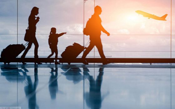 Между небом и землей: украинцы застряли в аэропортах разных стран мира (фото) «фото»