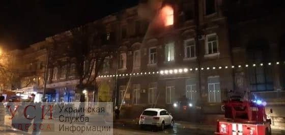 В центре города сильный пожар: горит дом-памятник архитектуры, пострадала женщина (фото, видео) ОБНОВЛЯЕТСЯ usionline.com В центре города сильный пожар: горит дом-памятник архитектуры, пострадала женщина (фото, видео) ОБНОВЛЯЕТСЯ «фото»