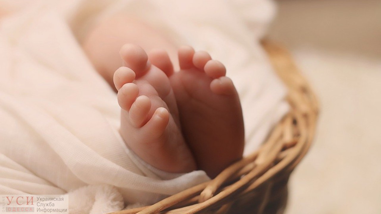 Полиция расследует смерть младенца, которого одесситка родила дома «фото»