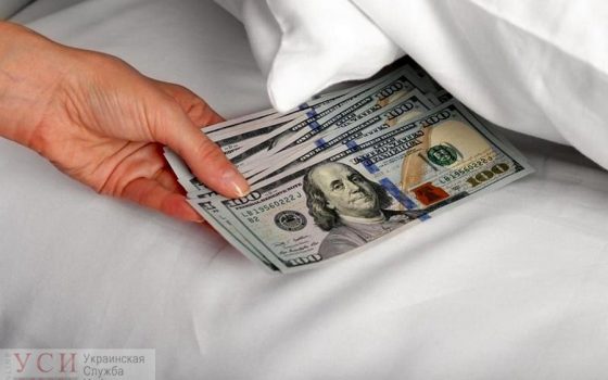 В Одессе турист пригласил двух дам в свой номер и остался без 13 тысяч долларов «фото»