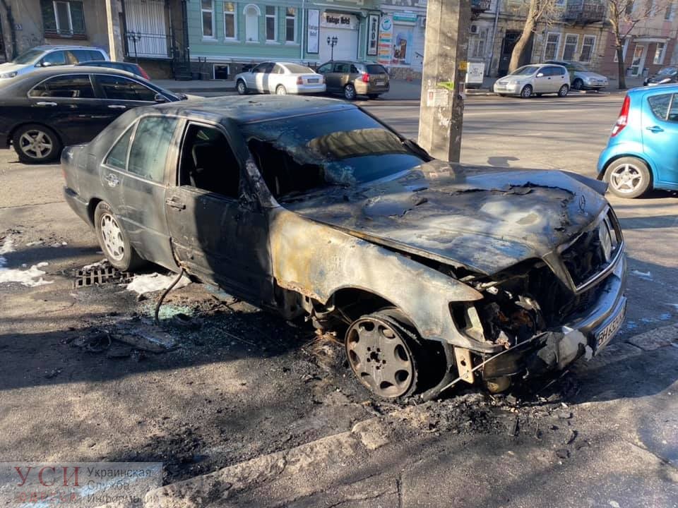 У одесского активиста Ганула сгорел автомобиль (фото) «фото»