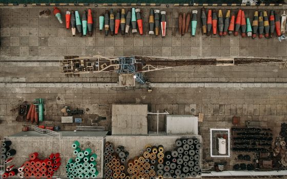 Морские “дорожные знаки” на суше: коллекция буйков в Черноморске (фоторепортаж) «фото»