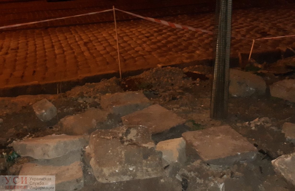 Из-за ремонта тротуара на Нежинской Одесса может потерять исторические лавовые плиты (фото) «фото»