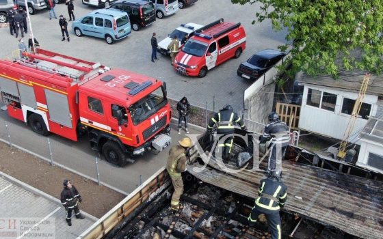 На Черемушках горел автосалон: пожарные оперативно потушили огонь (фото, аэросъемка) usionline.com На Черемушках горел автосалон: пожарные оперативно потушили огонь (фото, аэросъемка) «фото»