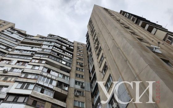 На Заболотного мужчина выпал с балкона многоэтажки (фото) ОБНОВЛЕНО usionline.com На Заболотного мужчина выпал с балкона многоэтажки (фото) ОБНОВЛЕНО «фото»