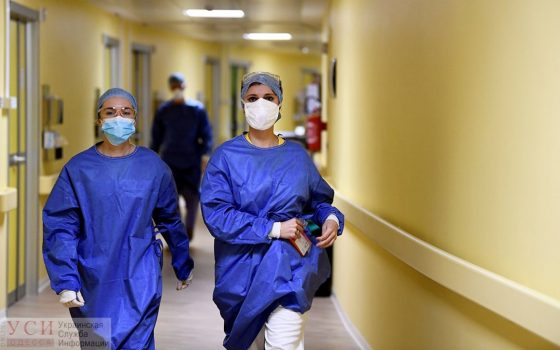 Одесские врачи, лечащие больных с коронавирусом, за апрель получат 40 тысяч «фото»