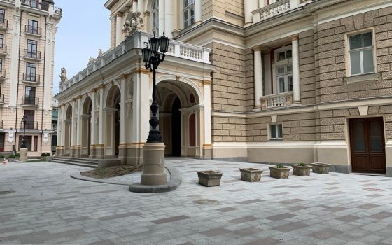 Фирма депутата горсовета выложила плитку в Пале-Рояле почти за 4 миллиона гривен (фото) «фото»