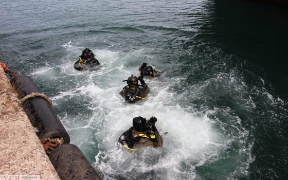 Инструкторы одесской Водолазной школы продолжают тренировки и готовятся к приему курсантов на обучение (видео) «фото»