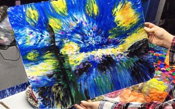 Одесская художница создала копию картины Ван Гога из переработанного пластика (фото) «фото»