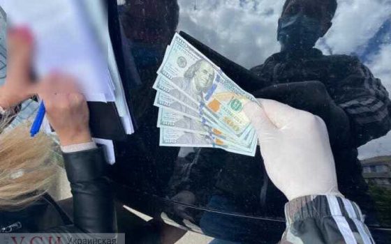 Одесский чиновник попался на взятке: обещал закрыть глаза на незаконное строительство (фото) «фото»