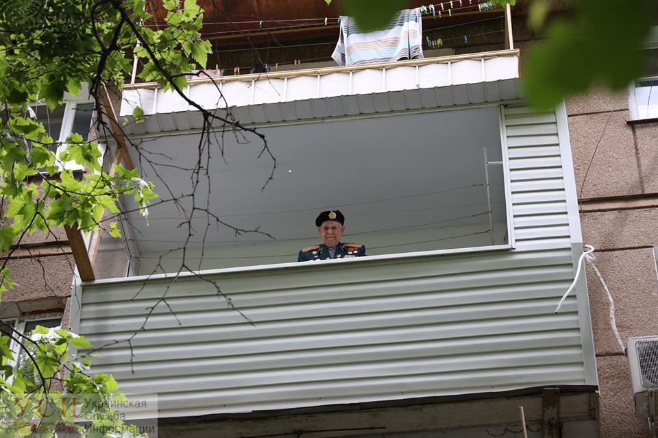 В День морской пехоты в Одессе под окнами 99-летнего ветерана-морпеха зазвучал военный оркестр (фото) «фото»