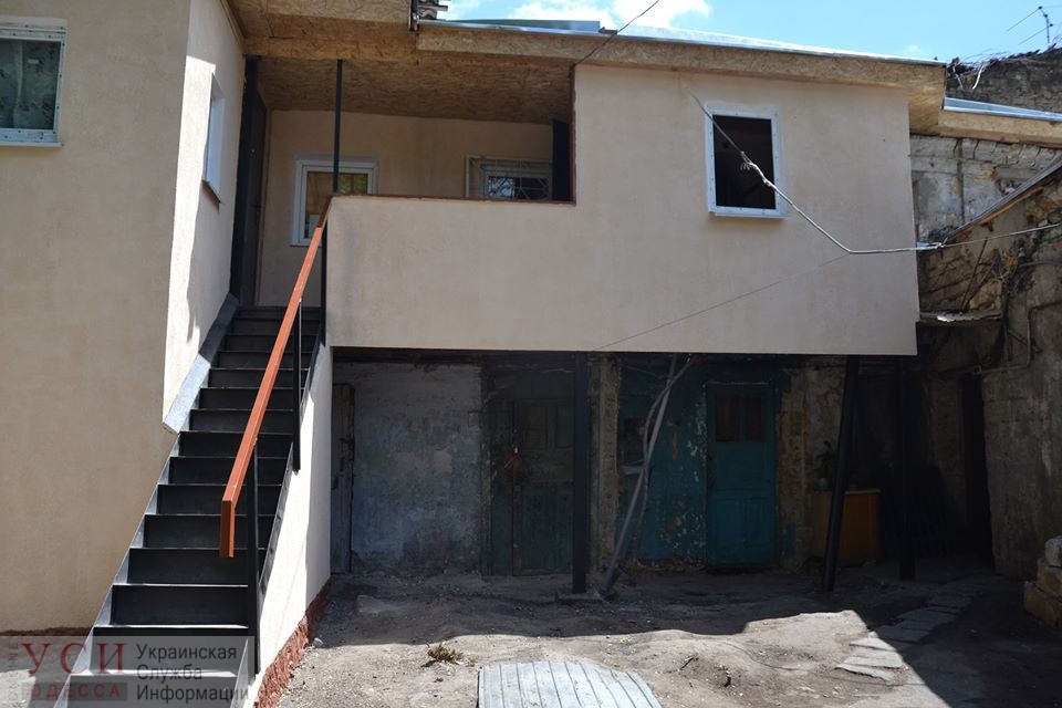 Отчитываются чиновники, платят жильцы: ремонт пострадавшего от урагана дома на Молдаванке провели за счет ЖКСа (фото, документ) «фото»