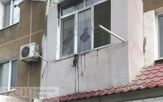 В Белгороде-Днестровском неизвестный бросил “коктейль Молотова” в жилой дом (фото) «фото»