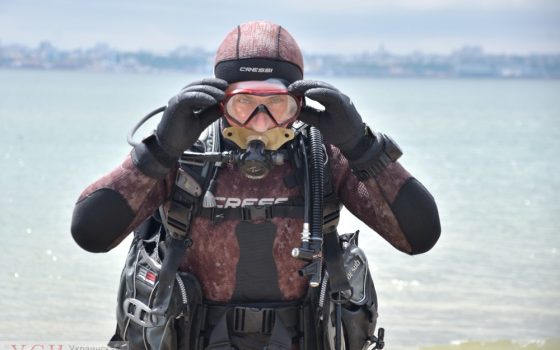 Водолазы обнаружили опасные предметы на побережье ДЦ “Молодая гвардия” (фото, видео) «фото»