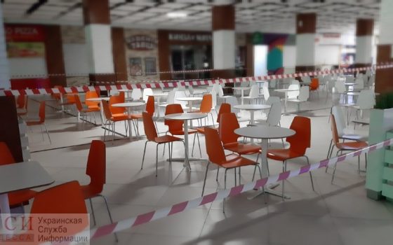 Фудкорты и развлекательные площадки в ТРЦ открывать пока не будут «фото»