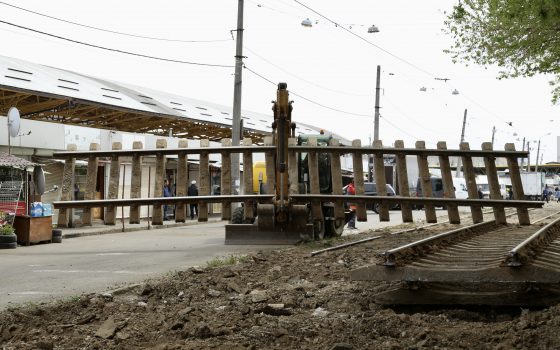 Перекрытие Новощепного ряда: как неспешно проходит ремонт у Привоза (фоторепортаж) «фото»