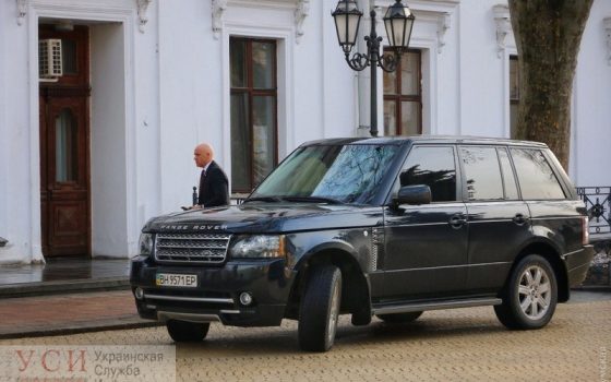 Автопарк мэрии: Труханов взял машину у дочки, а самые дорогие авто – у департамента ЖКХ «фото»