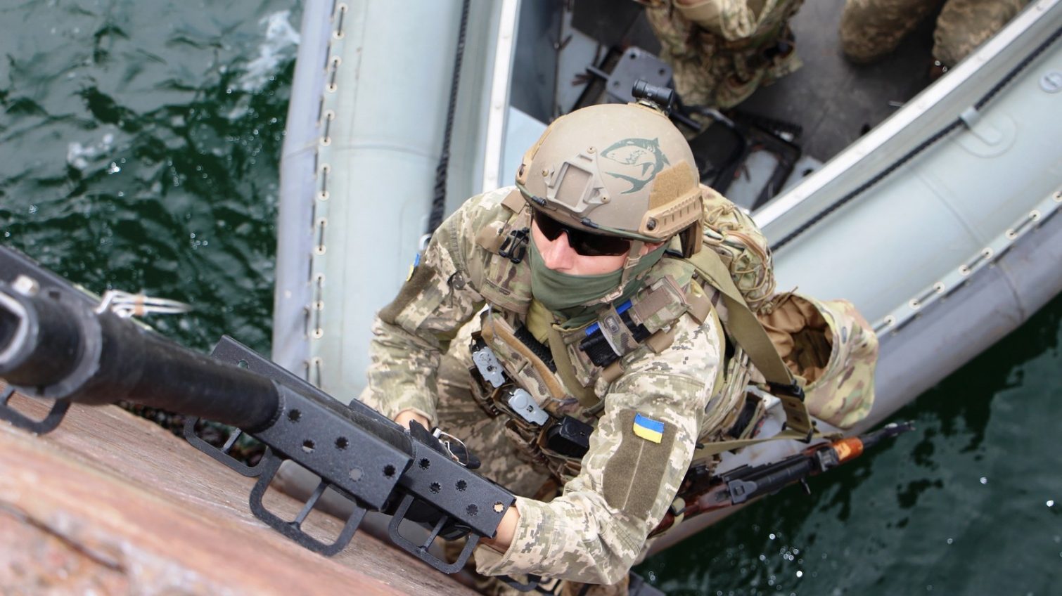 Штурм и захват корабля: в Одесском порту провел учения спецназ ВМС Украины (фото) «фото»