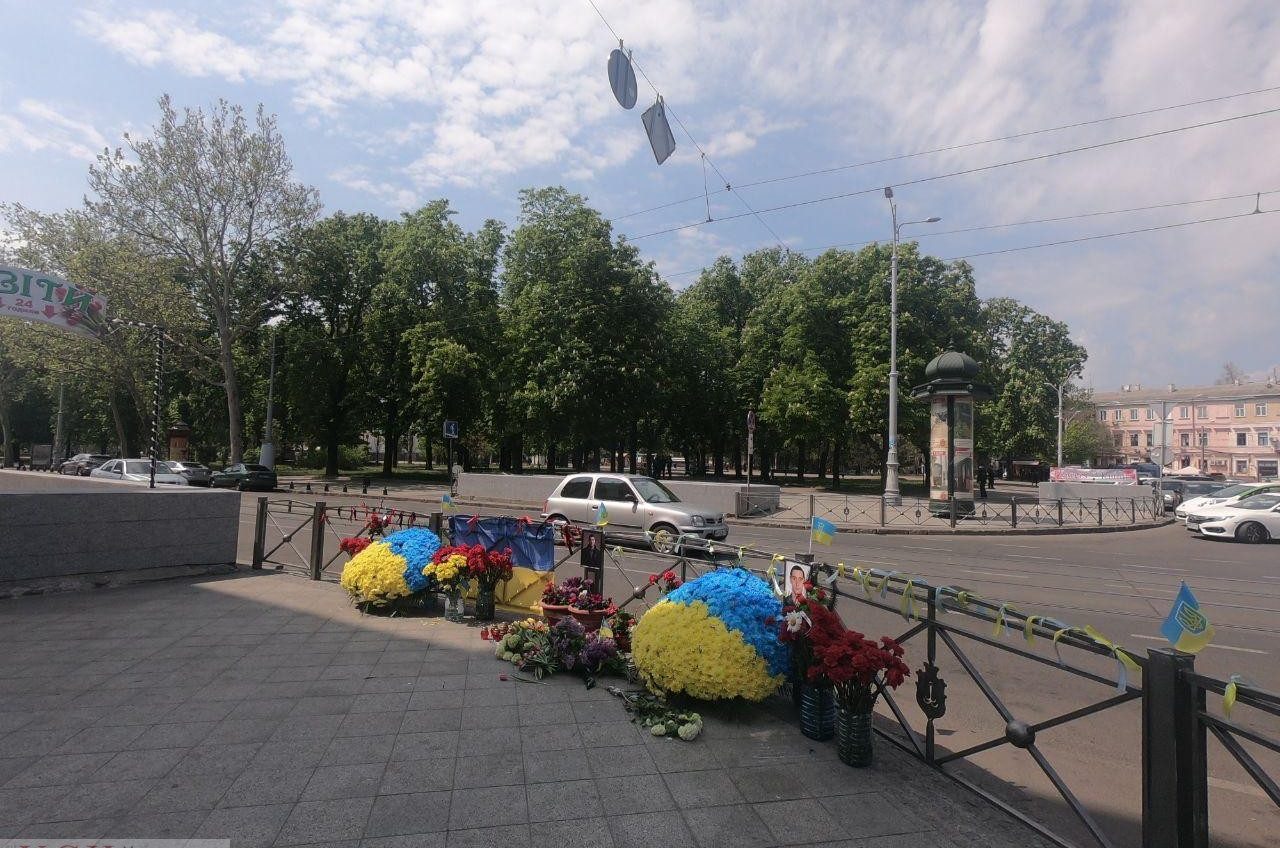 На Дерибасовской почтили память первых жертв трагедии 2 мая «фото»