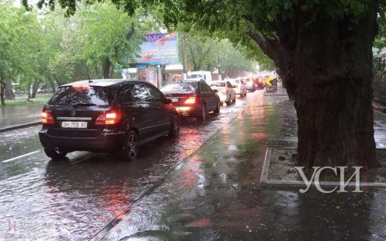 Непогода в Одессе: на дорогах пробки, остановили часть трамваев, а на Приморской и Балковской закрывают движение (фото, видео, карта) «фото»