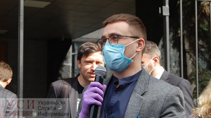 Дело Стерненко: активист говорит, что пришел за подозрением, в СБУ все отрицают «фото»