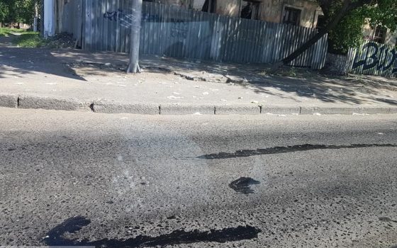 “Скажите Труханову, что его ремонт поплавился”, – одесситы жалуются на некачественный ремонт дорог (фото, видео) «фото»