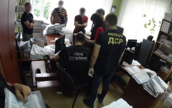 В Одессе на взятке поймали чиновника исполнительной службы (фото) «фото»