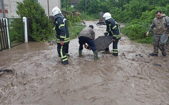 Дожди затопили село в Одесской области: часть жителей эвакуировали (фото) «фото»