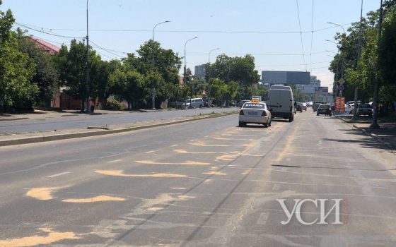 Одесские дорожники проверят смолу, которая расплавилась на дорогах и запачкала все машины (фото, видео) «фото»