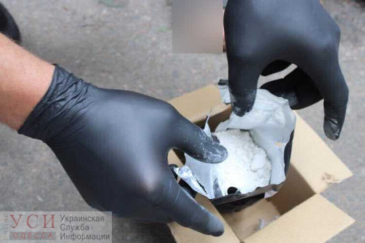В Одесской области полкило кокаина пересылали в спортивном питании (фото) «фото»