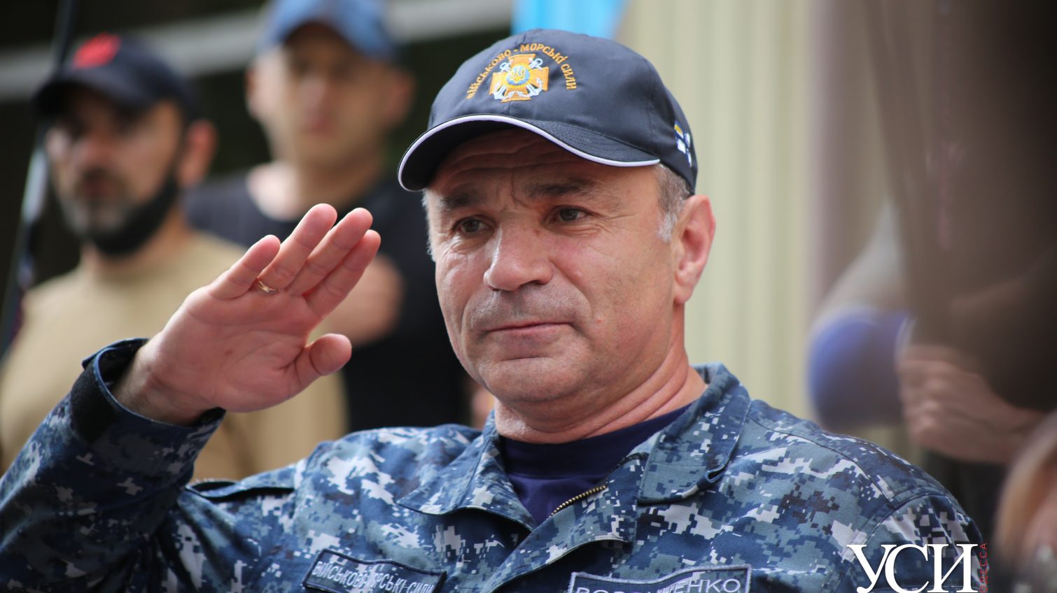 Одесситы пришли поддержать уволенного руководителя ВМС Украины Игоря Воронченко (фото, видео) «фото»