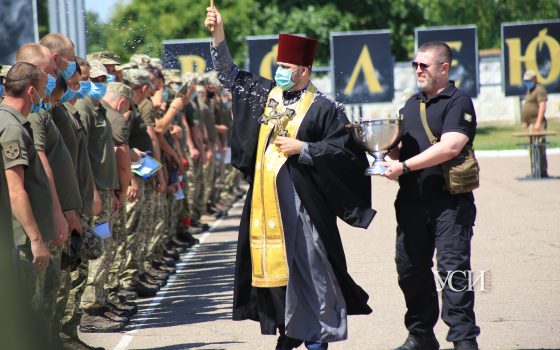 Из зоны боевых действий вернулась одесская мехбригада Рыцарей Зимнего похода (фото) «фото»