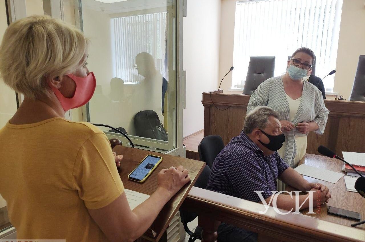 Избивших журналистов “титушек” в санаторий могли поселить только по звонку из ОГА, – свидетель на суде Орлова (фото) «фото»