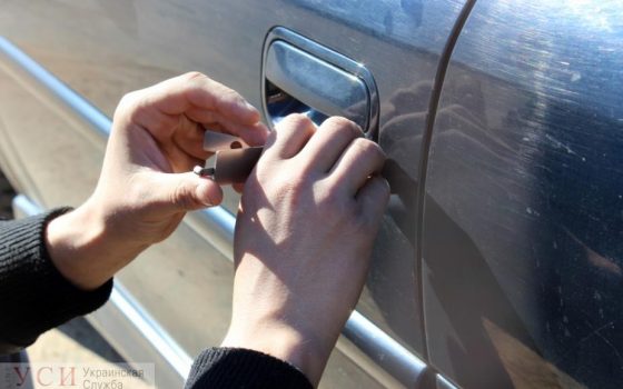 В Маяках мужчина украл “Жигули” и застрял в луже перед домом хозяина авто «фото»