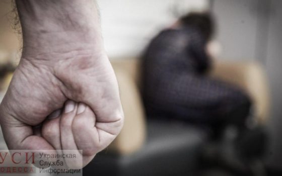 Больше года издевался над матерью: в Одессе задержали домашнего тирана «фото»